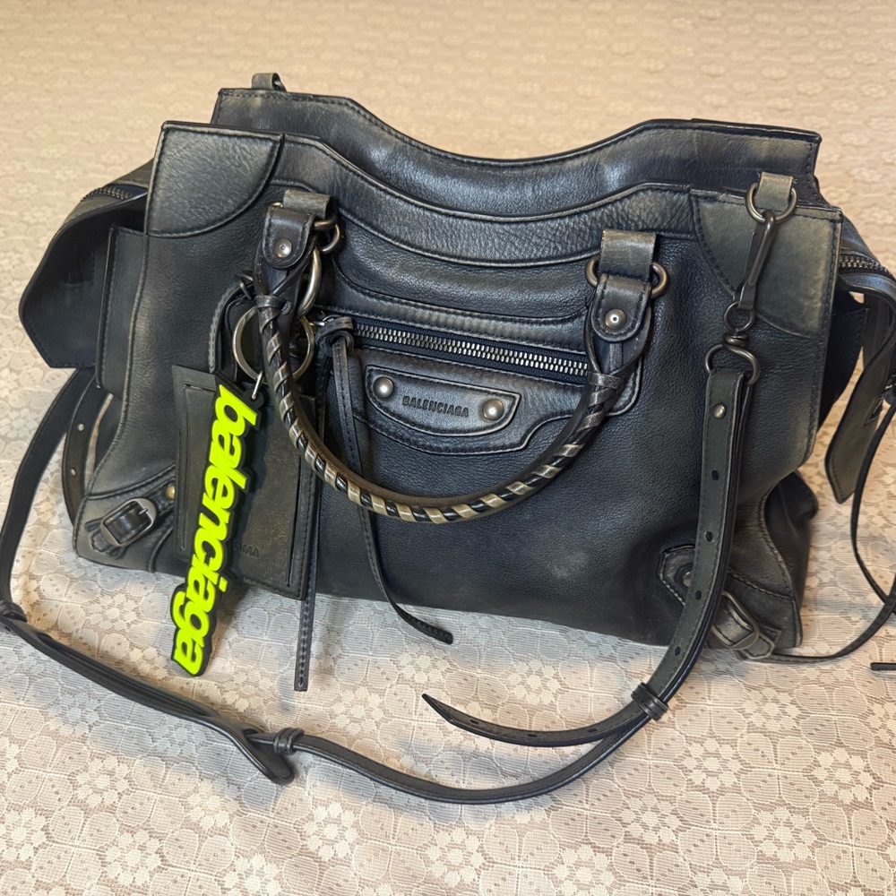 Balenciaga 2022 Neo Classic City Bag Small